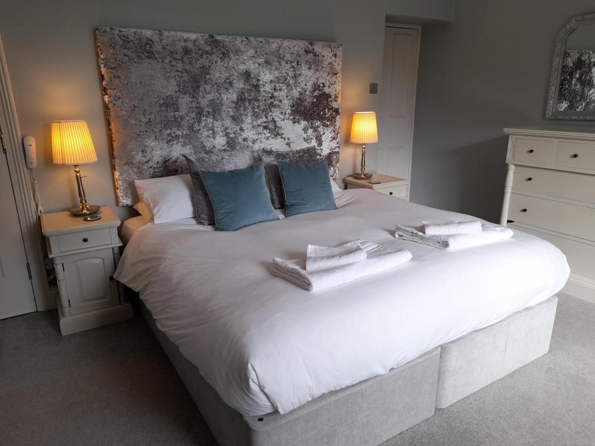 Fairwater Head Hotel แอ็กซ์มินสเตอร์ ภายนอก รูปภาพ