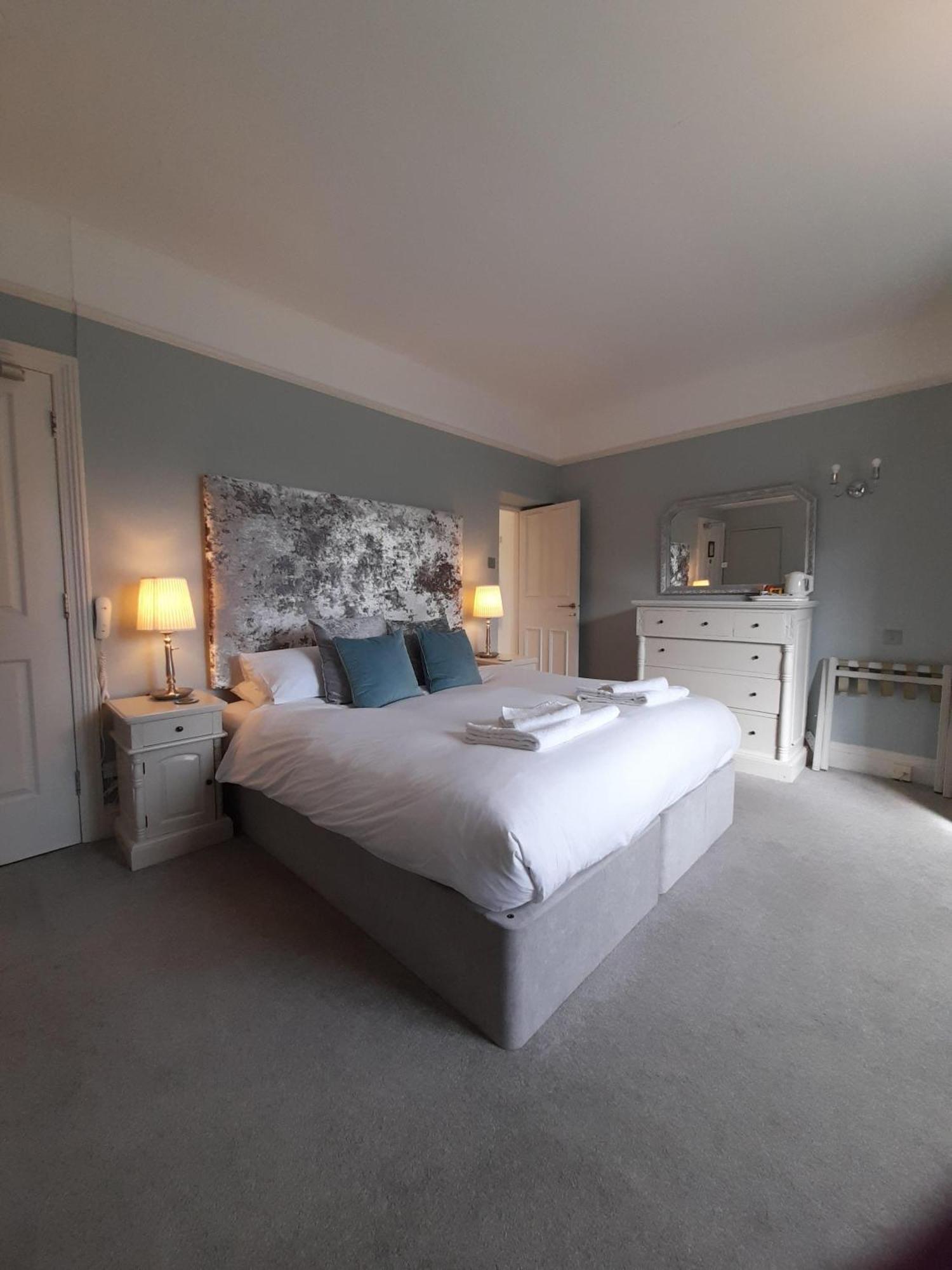 Fairwater Head Hotel แอ็กซ์มินสเตอร์ ภายนอก รูปภาพ