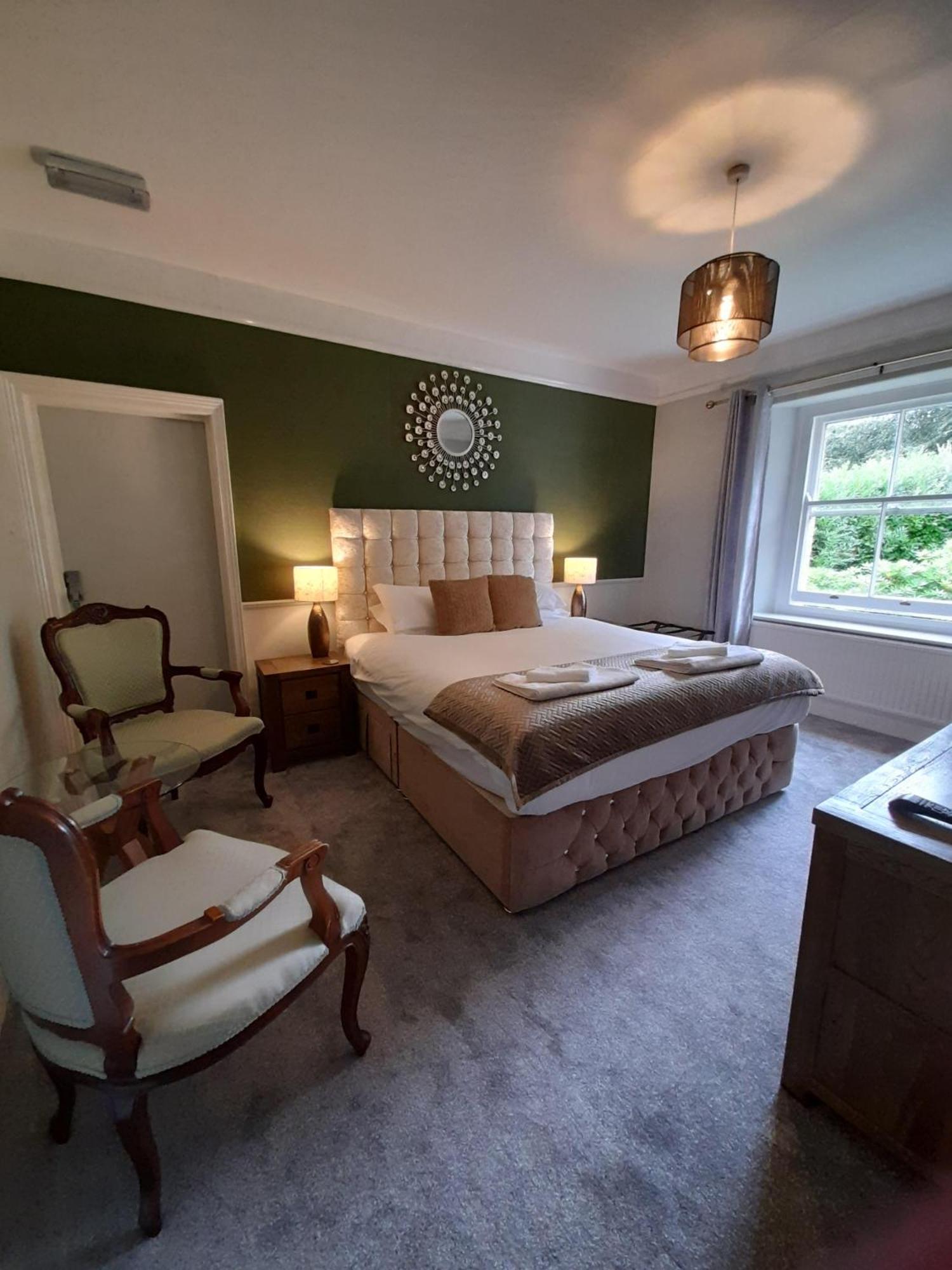 Fairwater Head Hotel แอ็กซ์มินสเตอร์ ภายนอก รูปภาพ