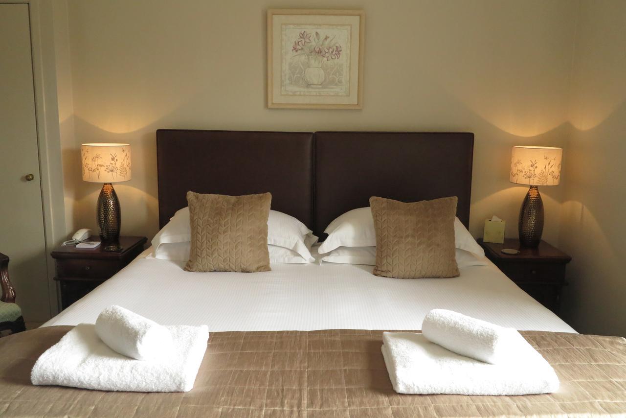Fairwater Head Hotel แอ็กซ์มินสเตอร์ ภายนอก รูปภาพ