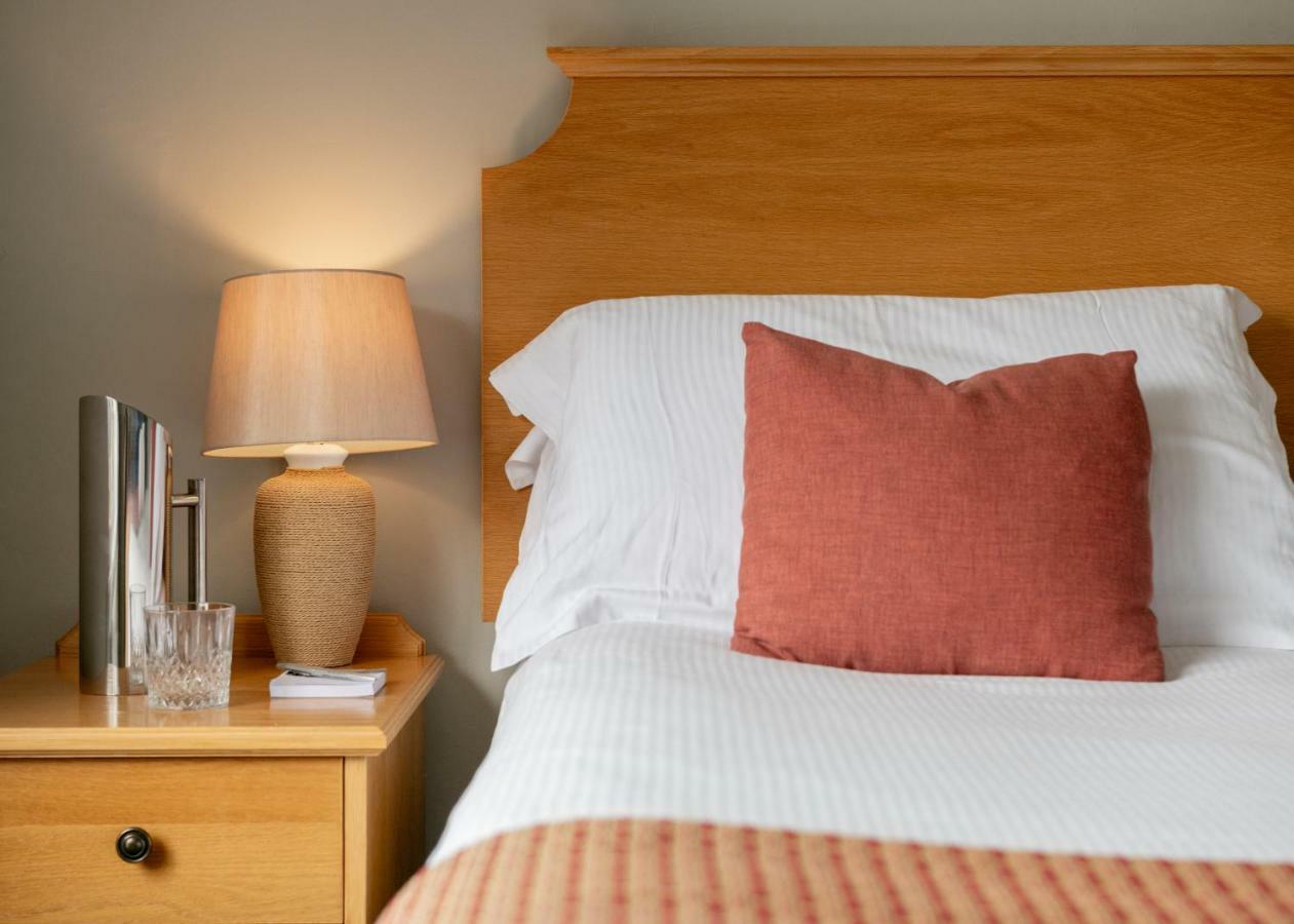 Fairwater Head Hotel แอ็กซ์มินสเตอร์ ภายนอก รูปภาพ